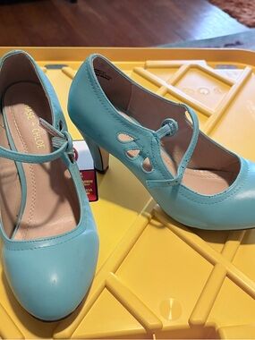Chase + Chloe Aqua Blue T-Strap Mary Jane Heels